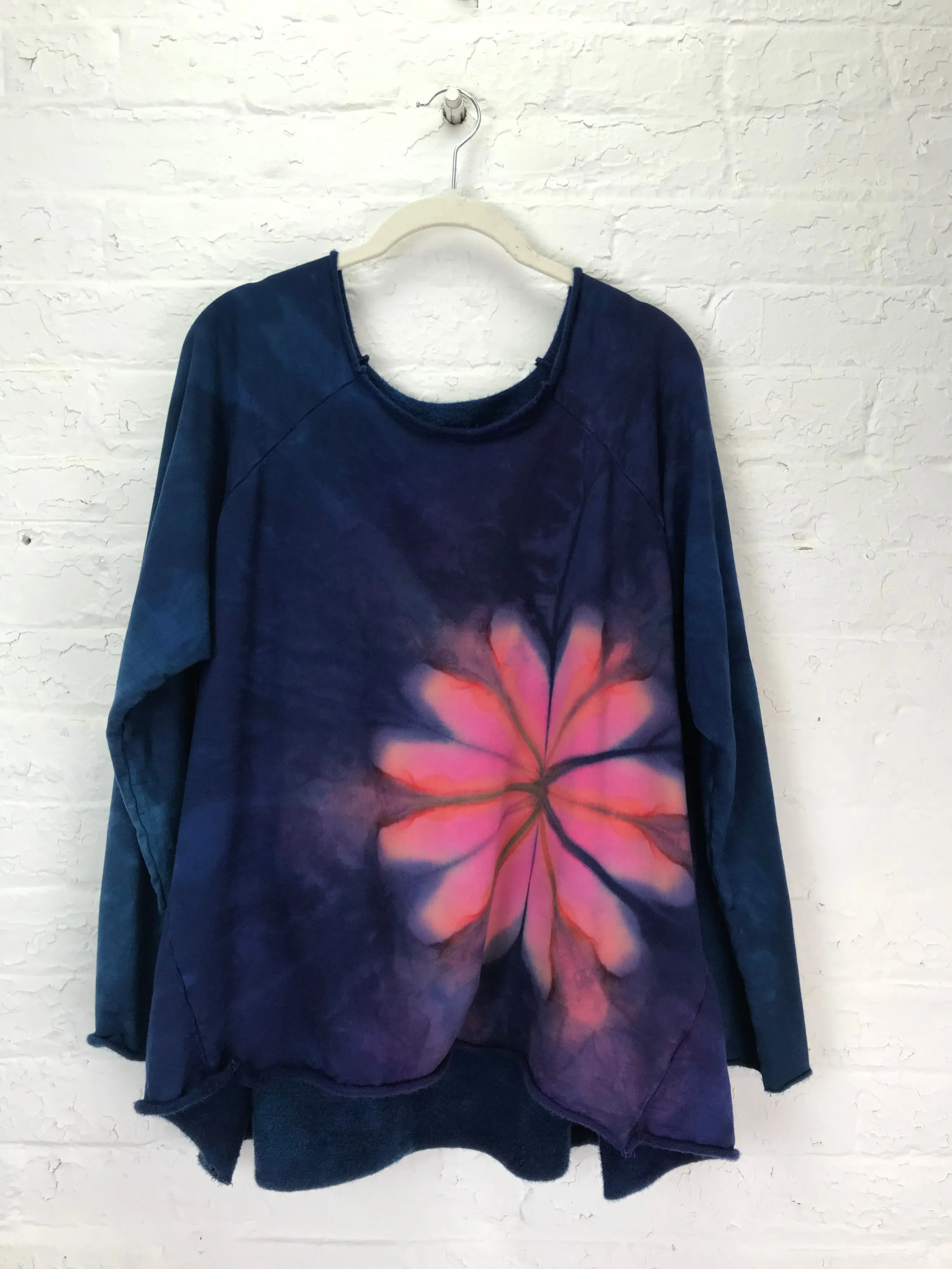 Fleece Raglan Sweatshirt in Glowing Pink Petunia