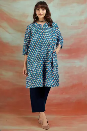 leisure tunic - azure skies & tranquil meadow