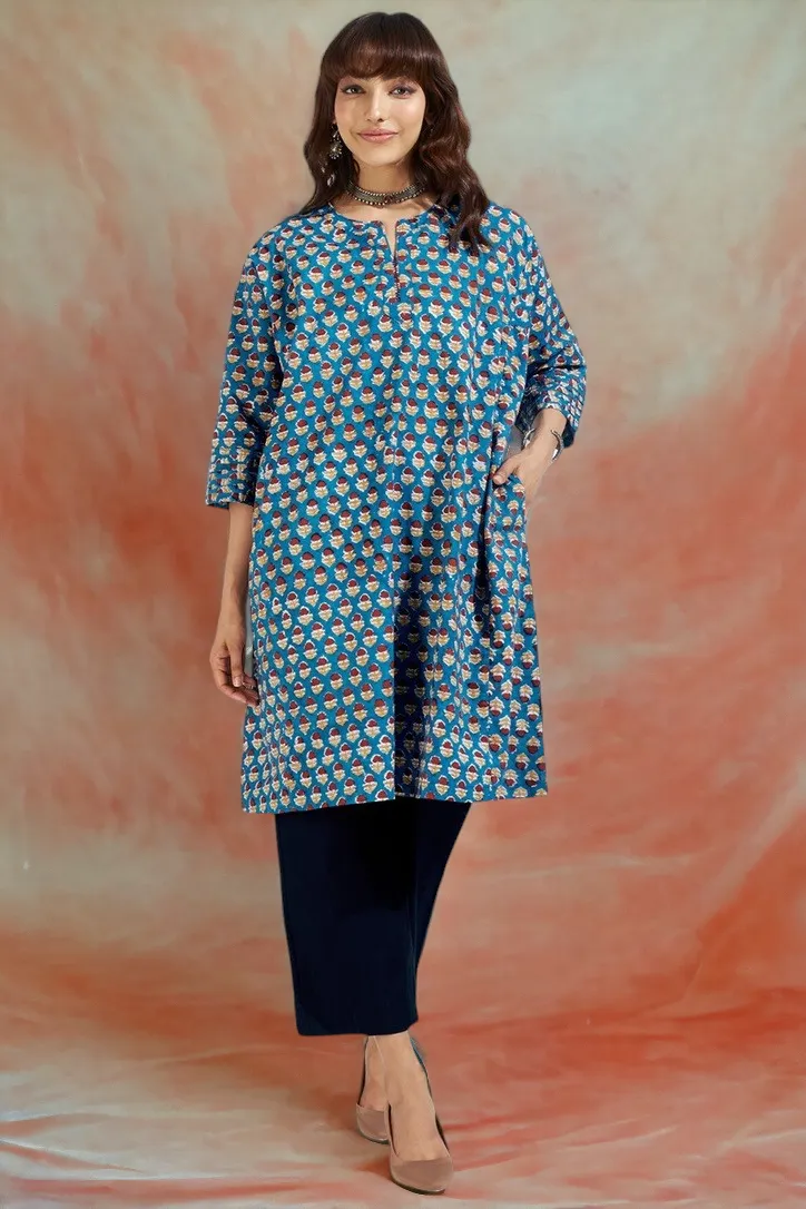 leisure tunic - azure skies & tranquil meadow