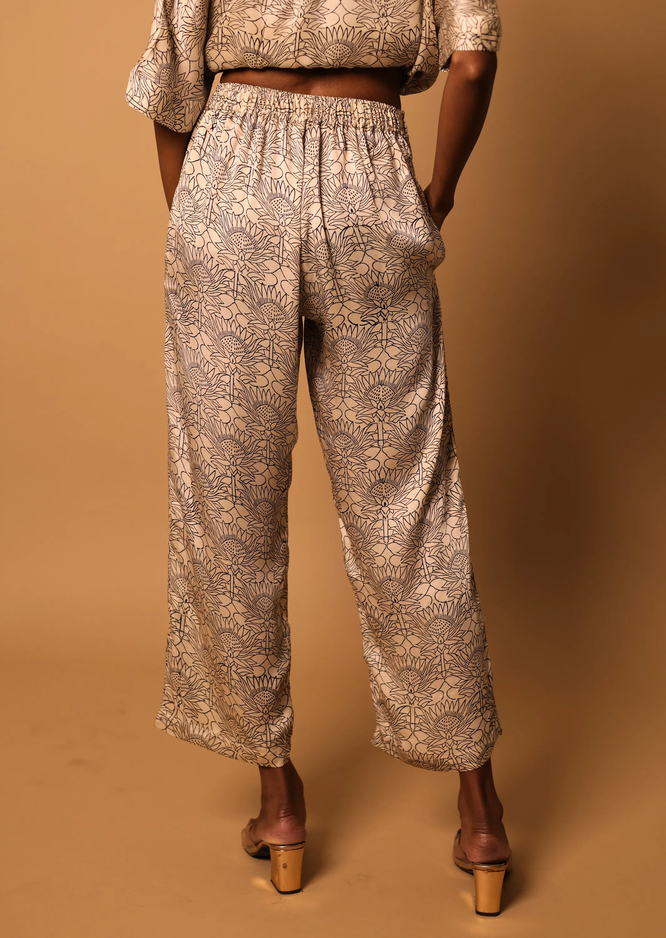 Marina Crop Pant - Poppies