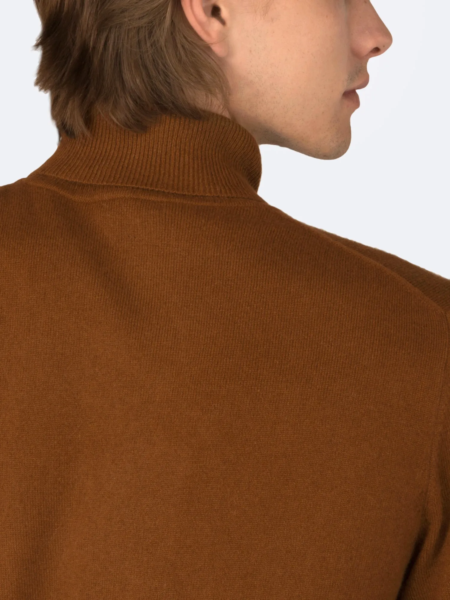 Men Turtleneck Sweater_Deep Camel