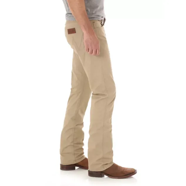 MEN'S WRANGLER RETRO® SLIM FIT STRAIGHT LEG PANT IN FAWN