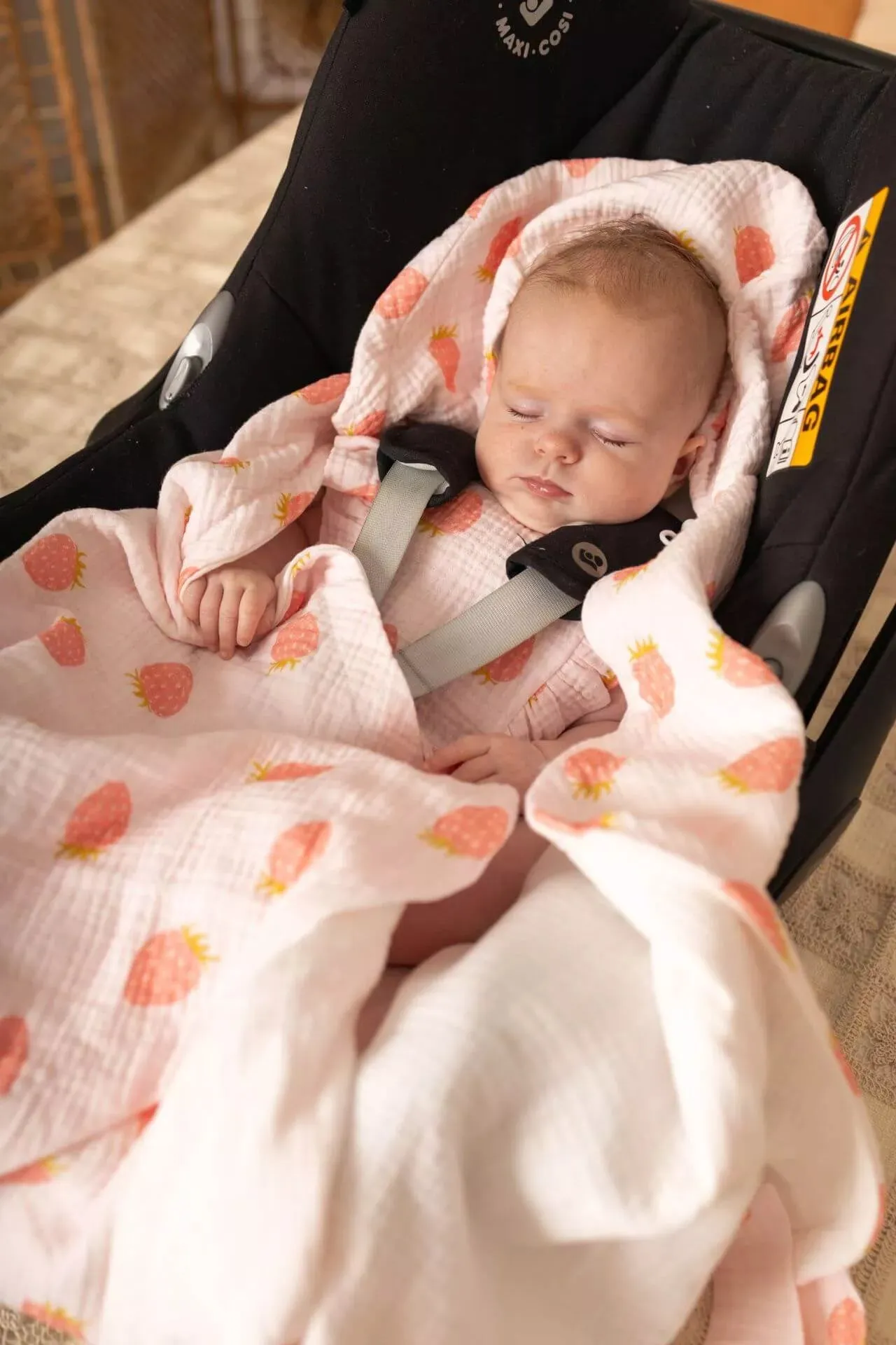 Summer Car Seat Blanket - 100% Muslin Cotton - Strawberries