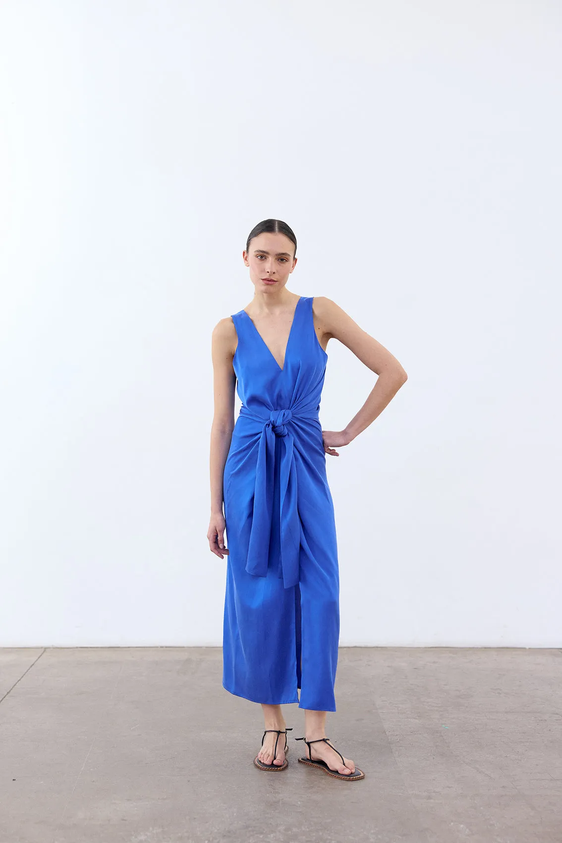 V-Neck Tie Silk Dress - Cobalto