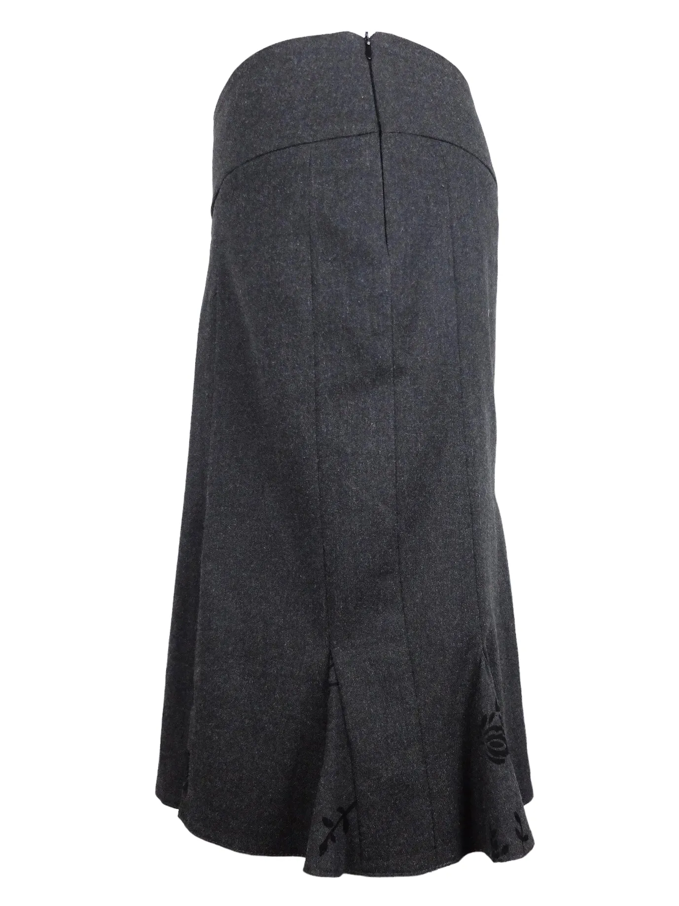 Vintage 2000s Y2K Chic Soft Grunge Low Rise Grey Peplum Below-the-Knee Pleated Midi Skirt with Floral Detail | 30 Inch Waist